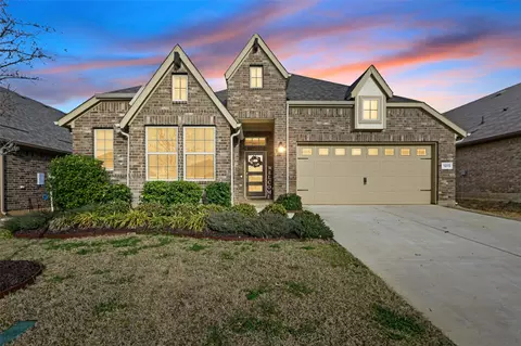 1015 Eastland Ln, Aubrey, TX 76227