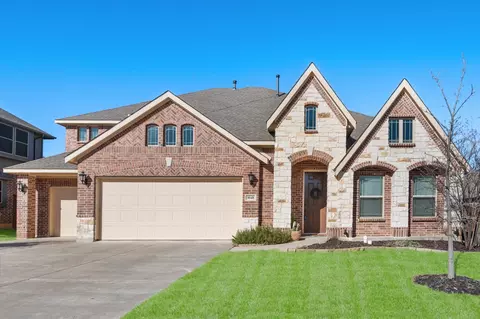 1048 English Oak Dr, Burleson, TX 76028