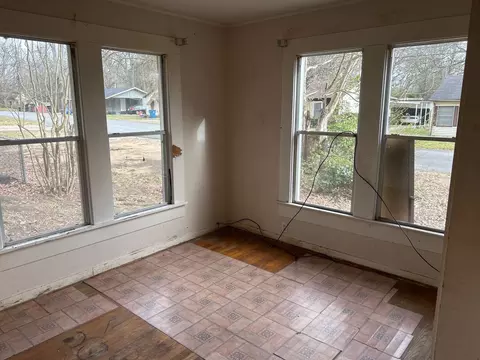 Living - 507 W Marshall St, Minden, LA 71055 photo 3 of 4