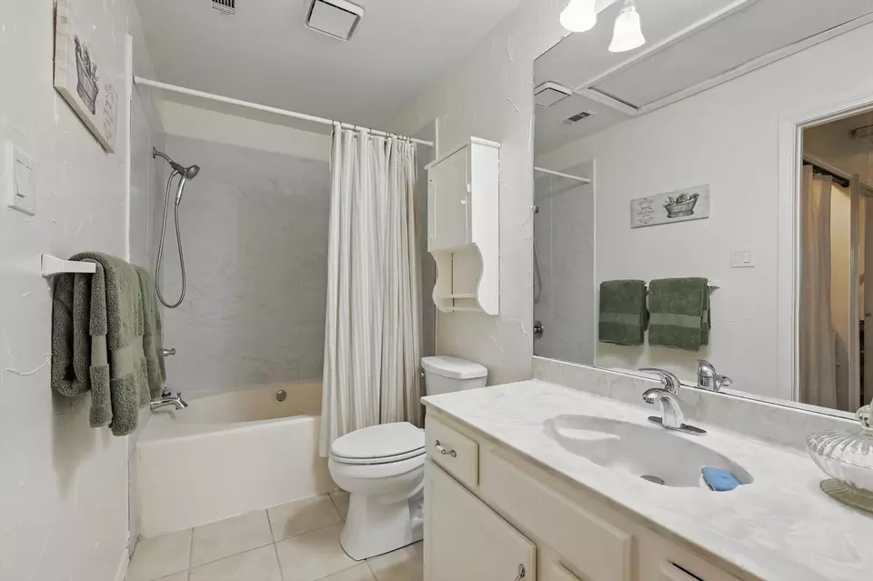 Bath - 1465 Javelin Way, Lewisville, TX 75077 photo 2 of 2