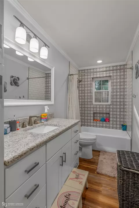 Bath - 292 Strong St, Doyline, LA 71023 photo 3 of 4