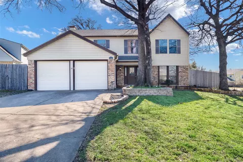 2200 Mcdowell Dr, Euless, TX 76039