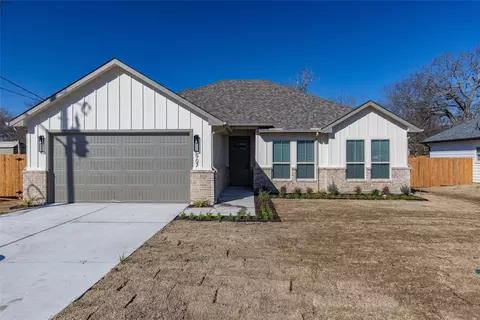 907 Crestway Dr, West Tawakoni, TX 75474