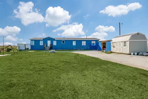 5705 N Sunchase Dr, Granbury, TX 76049