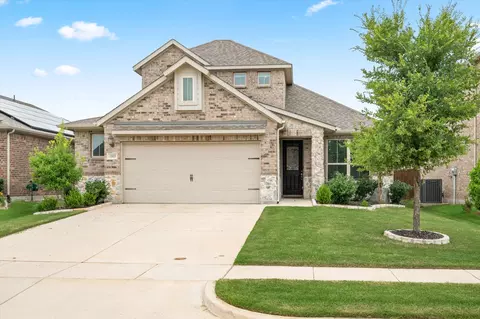 1905 Tomahawk Trl, Aubrey, TX 76227
