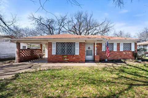 608 N 27th St, Corsicana, TX 75110
