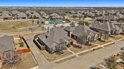 3709 Meadow Bluff Ct, Sachse, TX 75048