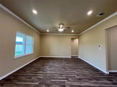 Living - 109 Cooper Dr, Cleburne, TX 76031 photo 4 of 4