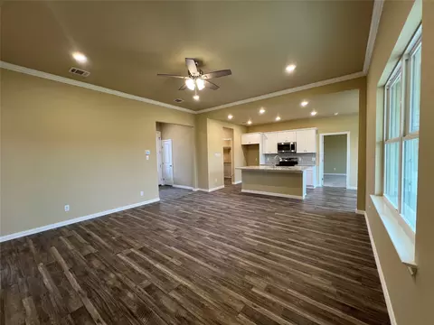 Living - 109 Cooper Dr, Cleburne, TX 76031 photo 3 of 4