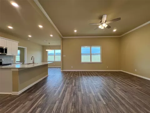 Living - 109 Cooper Dr, Cleburne, TX 76031 photo 1 of 4