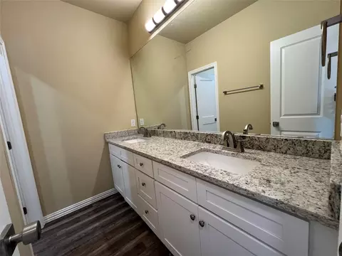 Bath - 109 Cooper Dr, Cleburne, TX 76031 photo 2 of 3
