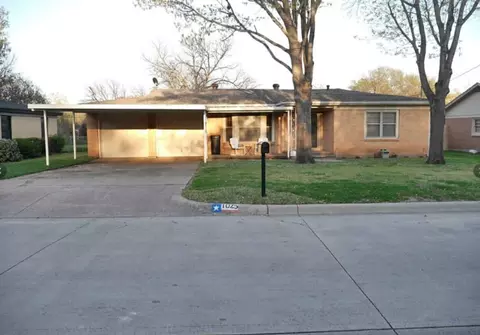 1025 Warden St, Benbrook, TX 76126