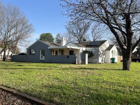415 N Ikard St, Henrietta, TX 76365