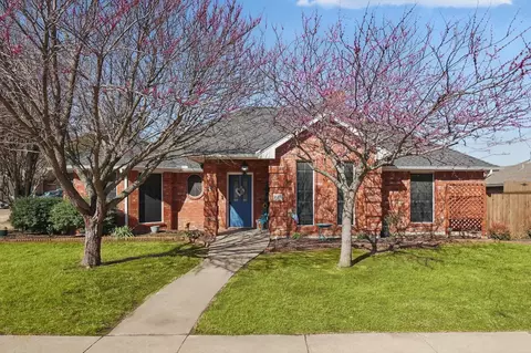 1651 W Pleasant Dr, Midlothian, TX 76065