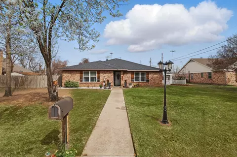 2364 Mockingbird Dr, Grapevine, TX 76051