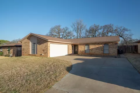 7625 Castillo Rd, Fort Worth, TX 76112