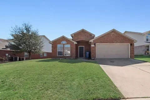 340 Kennedy Dr, Crowley, TX 76036