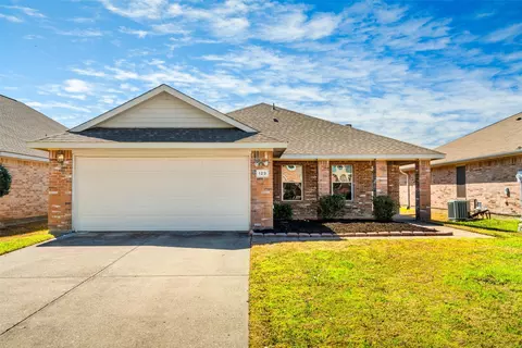 129 Shawnee St, Greenville, TX 75402