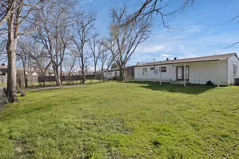 Exterior - 4320 Modlin St, Mesquite, TX 75150 photo 4 of 4