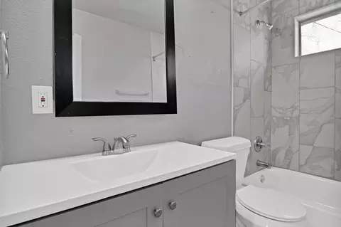 Bath - 4320 Modlin St, Mesquite, TX 75150 photo 1 of 3