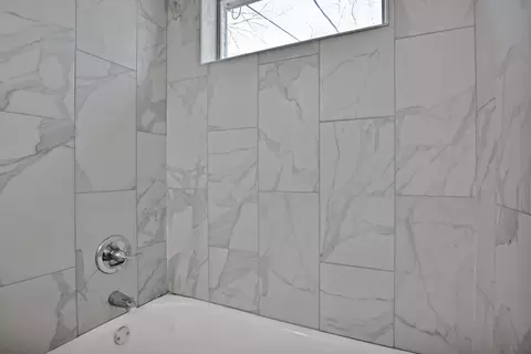 Bath - 4320 Modlin St, Mesquite, TX 75150 photo 3 of 3