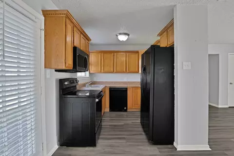 Kitchen - 4320 Modlin St, Mesquite, TX 75150 photo 1 of 3