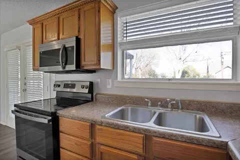 Kitchen - 4320 Modlin St, Mesquite, TX 75150 photo 3 of 3