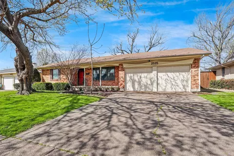 2525 Ridgecrest Dr, Garland, TX 75041