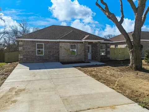 803 E Tyler St, Ennis, TX 75119