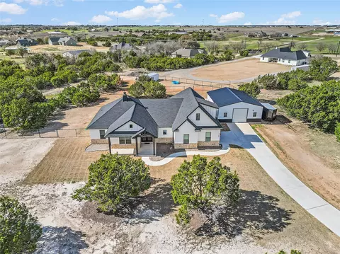 112 Revere Dr, Weatherford, TX 76088