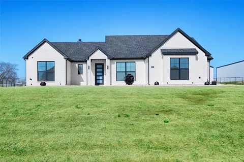 106 Gray Fox Ct, Godley, TX 76044