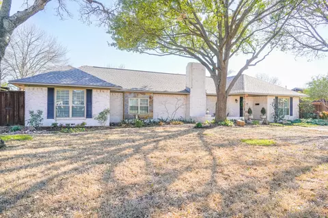 3928 Regent Cir, Dallas, TX 75229