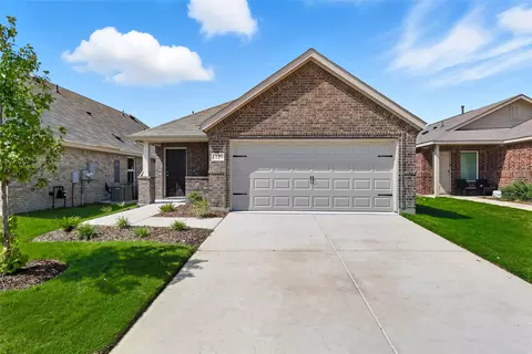 1129 Baker Bridge Dr, Forney, TX 75126