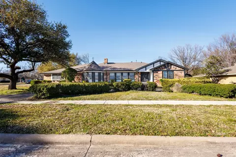 525 Candlewood Ln, Garland, TX 75041