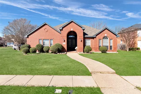6928 Raven Meadow Dr, Arlington, TX 76002