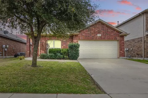 7145 Cloudcroft Ln, Fort Worth, TX 76131