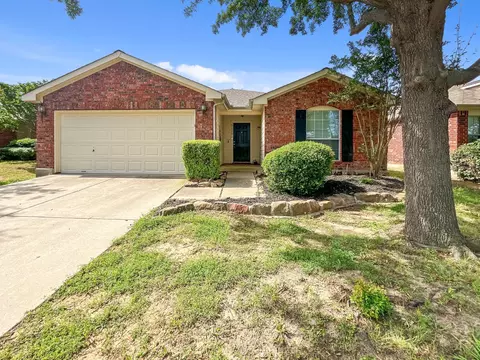 8828 King Ranch Dr, Cross Roads, TX 76227