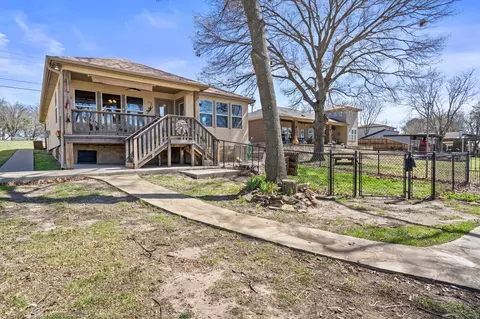 2127 E Lake Dr, Weatherford, TX 76087