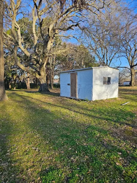 109 Dune Ln, Mabank, TX 75156