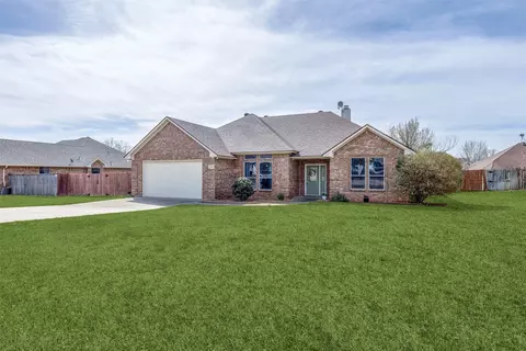 424 Edgewood Ter, Boyd, TX 76023