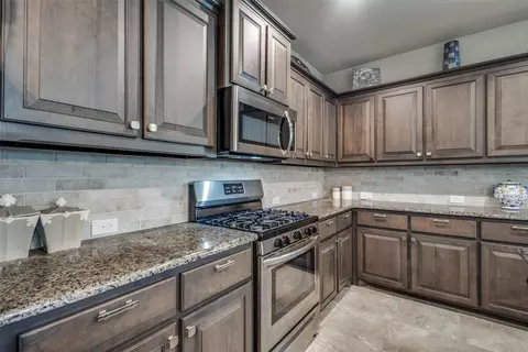 Kitchen - 1512 Bunting Dr, Argyle, TX 76226 photo 4 of 4