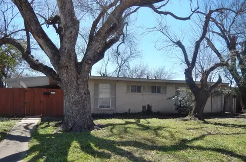 608 Apollo Rd, Richardson, TX 75081