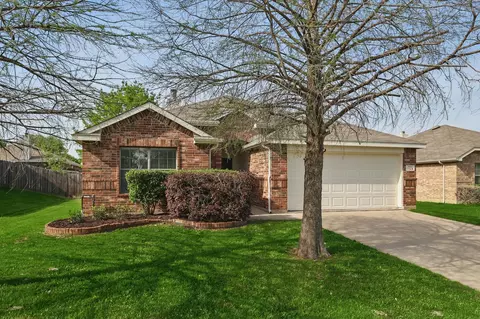 1524 Carrigan Ln, Denton, TX 76207