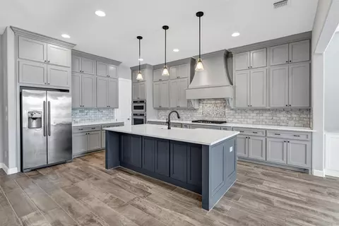 2526 Vineyard Dr, Granbury, TX 76048