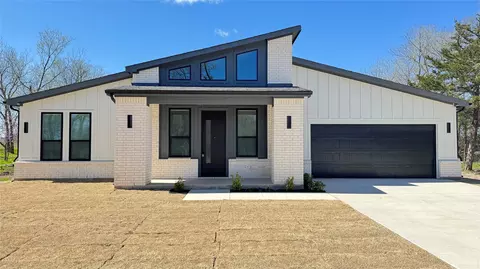2640 Lake Ave, Farmersville, TX 75442