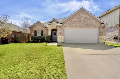 10501 Unity Dr, Fort Worth, TX 76108