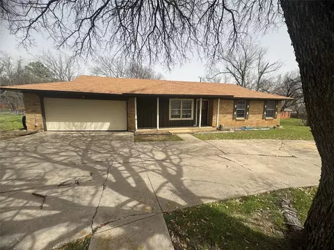104 Hickory Ln, Hickory Creek, TX 75065