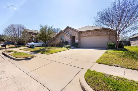 2007 Davy Crockett Dr, Forney, TX 75126