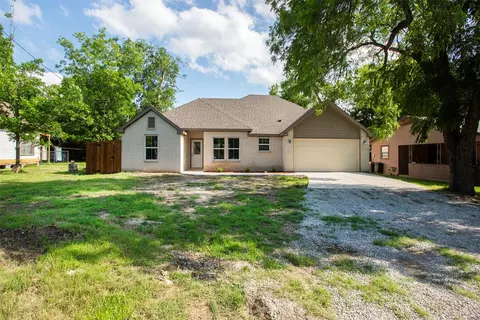 519 W James St, Wills Point, TX 75169