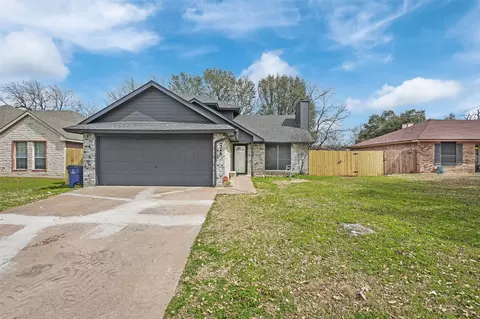 313 Allison Ln, Everman, TX 76140